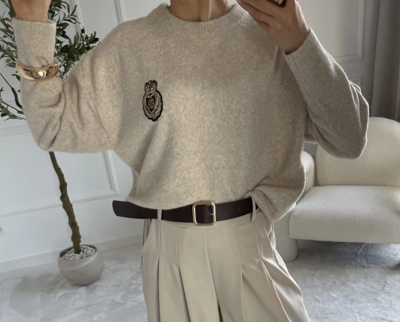 Sweter damski KAIRA ecru — 65% wiskoza — zdjęcie 2