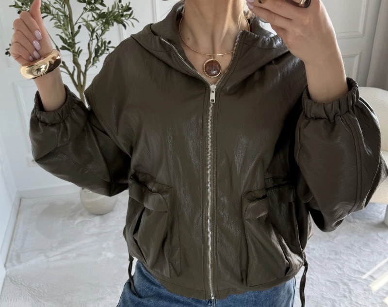 Kurtka damska LARA oversize taupe — efekt skóry — zdjęcie 3