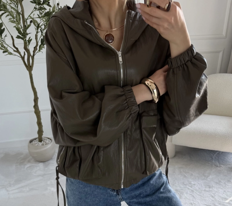 Kurtka damska LARA oversize taupe — efekt skóry — zdjęcie 4