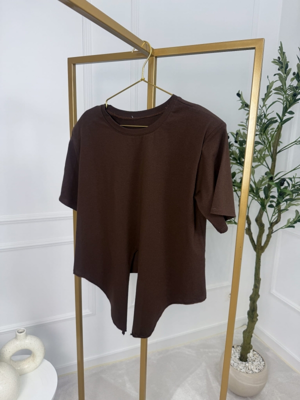Brązowy T-shirt damski Chocolate – top kapsułowy Noelia